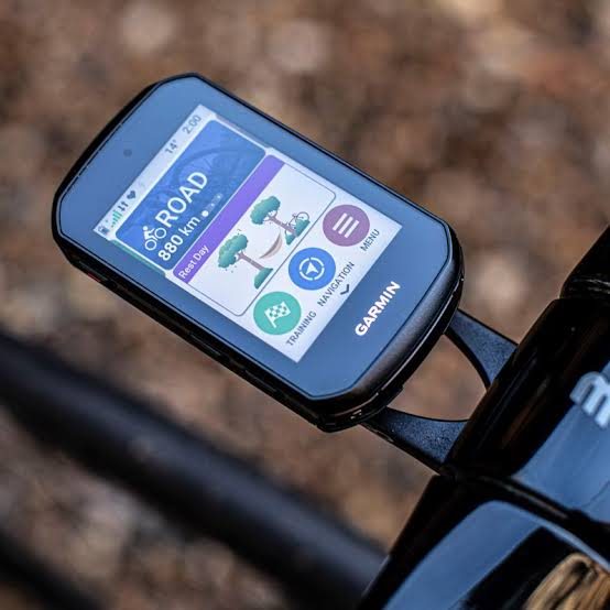 Garmin Edge bike computer on the handlebars